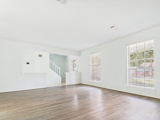 Photo - 2103 Mustang Springs Dr