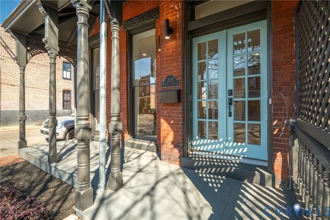 Photo - 316 W Clay St