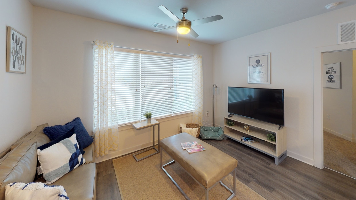 Photo - Halo 46:  Off-Campus Student Housing Apartments