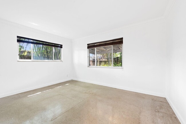 Photo - 2020 NE 4th Ave