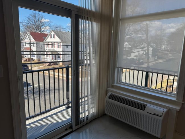 Photo - 580 North Ave Unidad 206