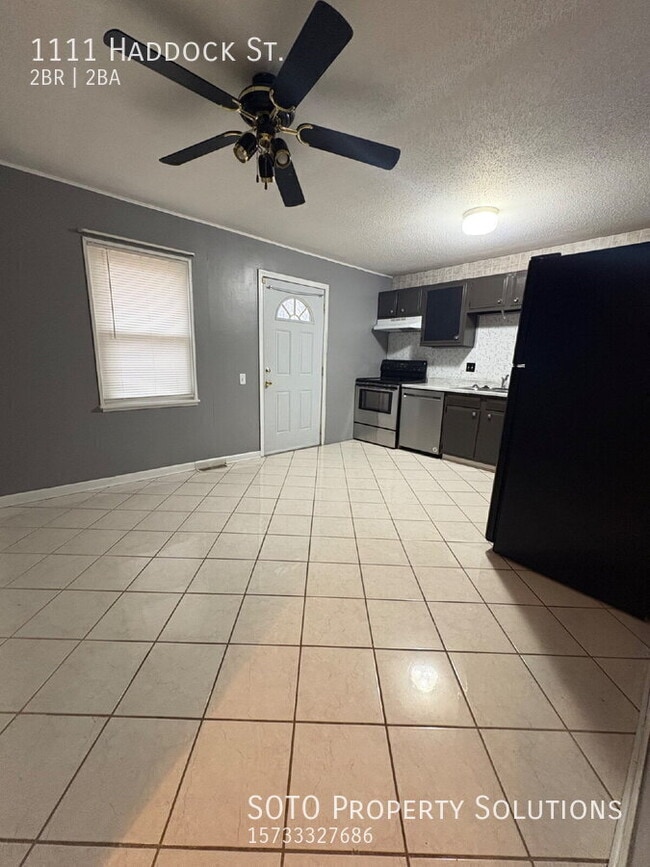 Photo - 1111 Haddock St