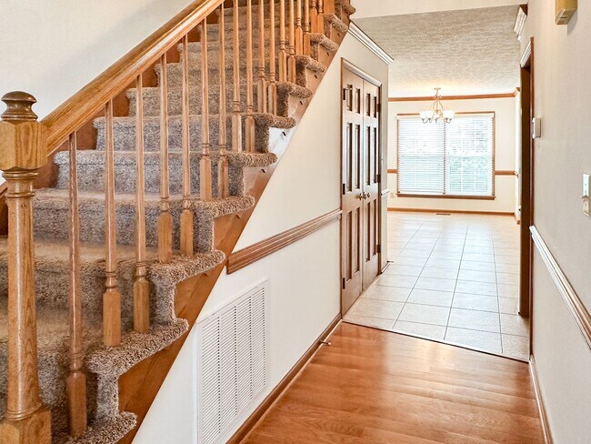 Photo - 417 Burnham Pl