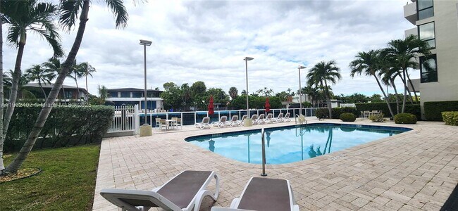 Photo - 9800 W Bay Harbor Dr Unit 309