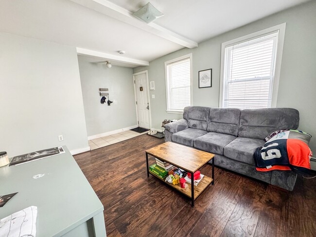 Photo - 123 Willow St