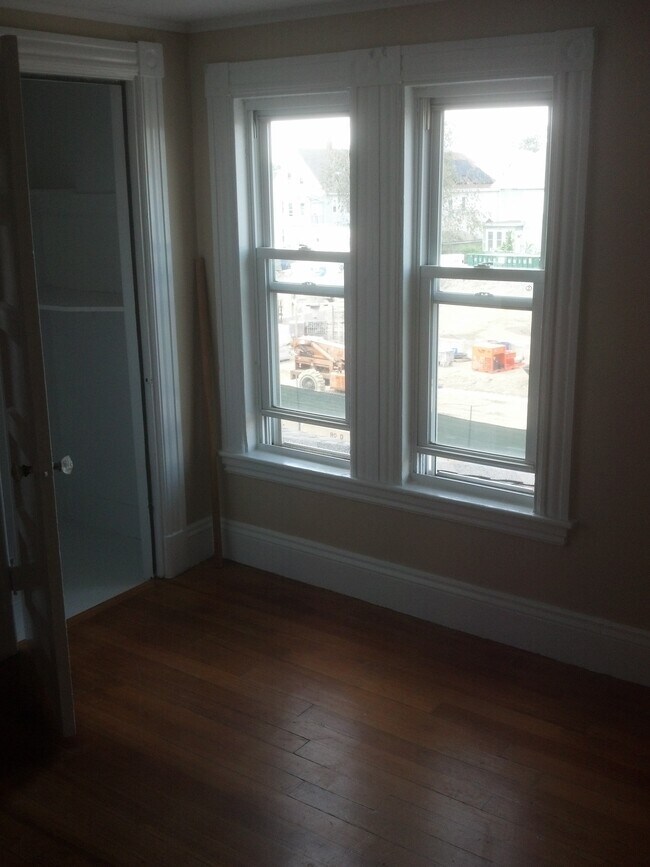 Photo - 611 Broadway