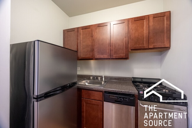 Photo - 1154 N Dearborn St