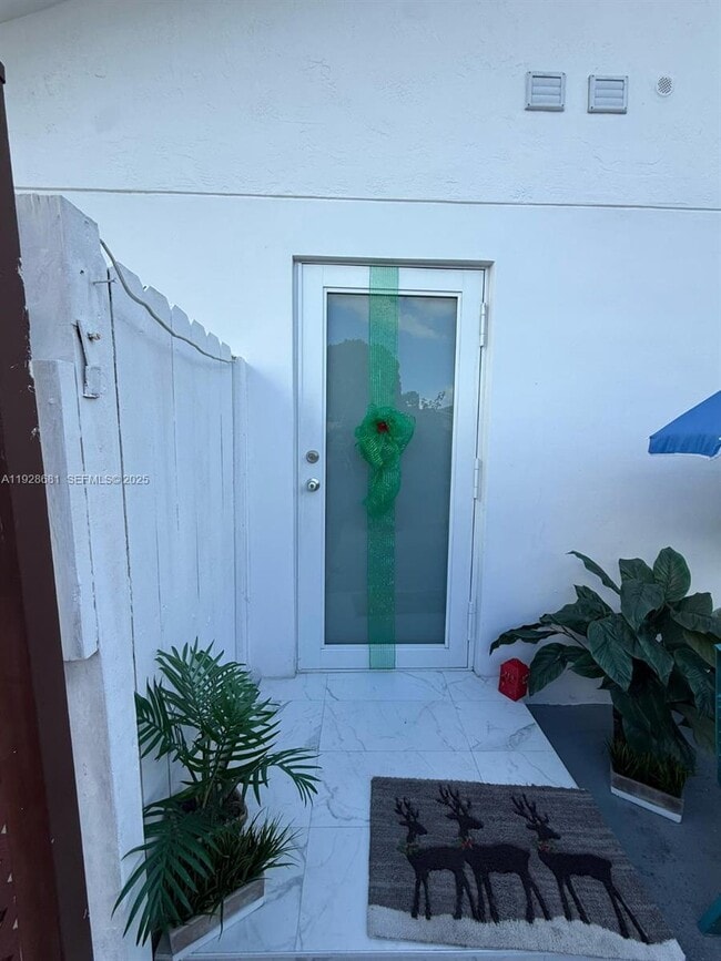 Building Photo - 2410 SW 143rd Ct Unit 1