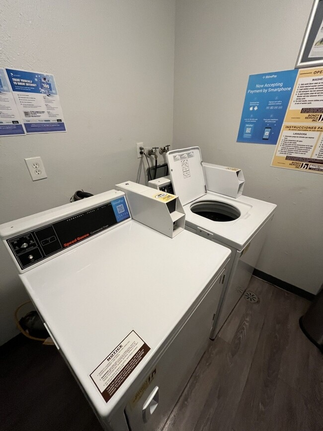 Photo - 5302 Colodny Ave