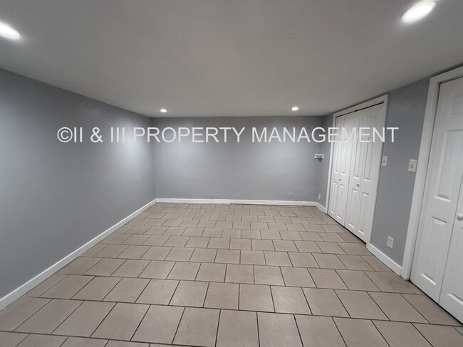 Photo - 3700 Wyandotte St