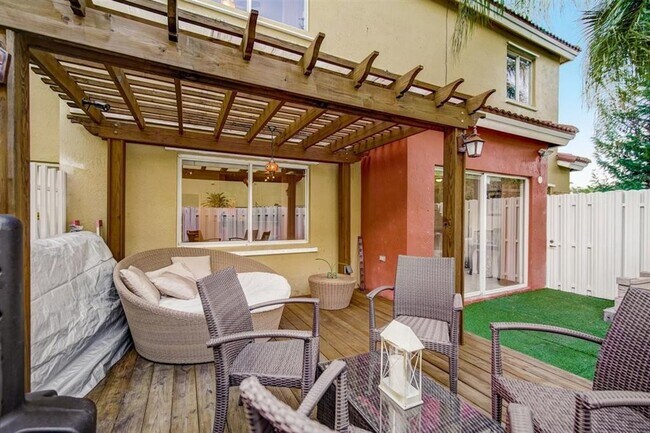 Photo - 10280 SW 18th St