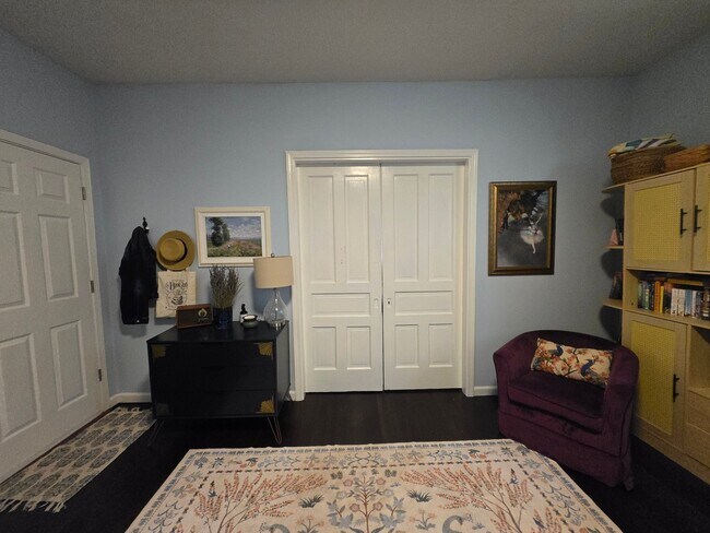 135 Delmar Ave Unit Lower