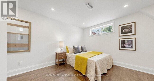 Photo - 126 Fenside Dr