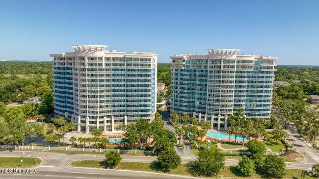 Building Photo - 2228 Beach Dr Unit 506 Rental