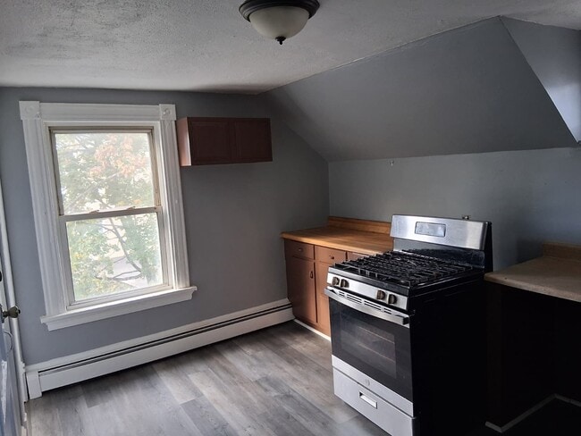 Photo - 143 Edgewood St Unit 3
