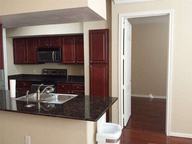 Photo - 7575 Kirby Dr Unit 2403