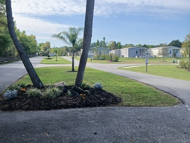 Photo - 637 Pine Brook Cir