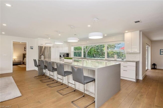 Photo - 409 Cypress Way E