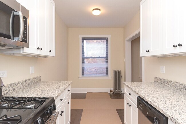 Photo - 1360 E 52nd St Unit N2