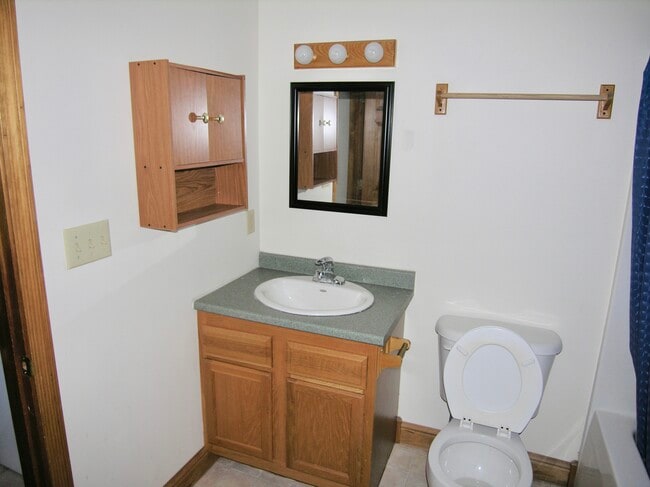 Photo - 163 Bennoch Rd Apartments