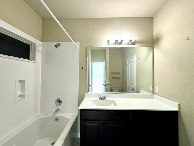 Photo - 1437 Brooks Way