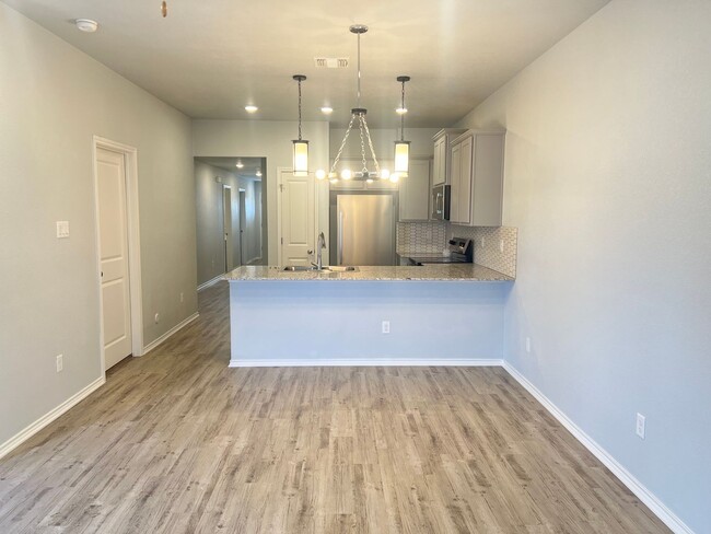 1227 LEXINGTON Dr