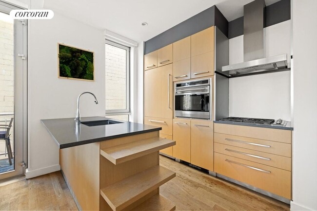 Photo - 120 N 7th St