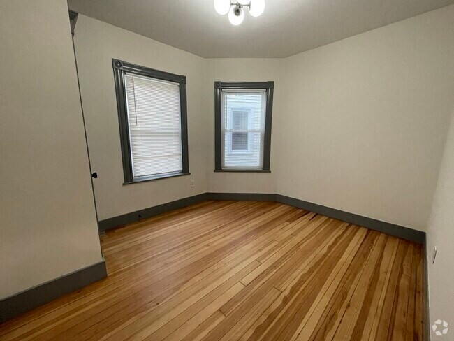 Building Photo - 32 Long Ave Unit 2 Rental