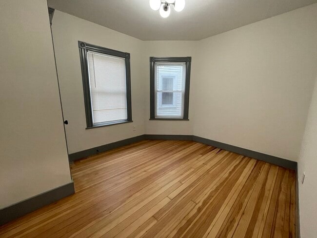 Photo - 32 Long Ave Apartments Unit 2