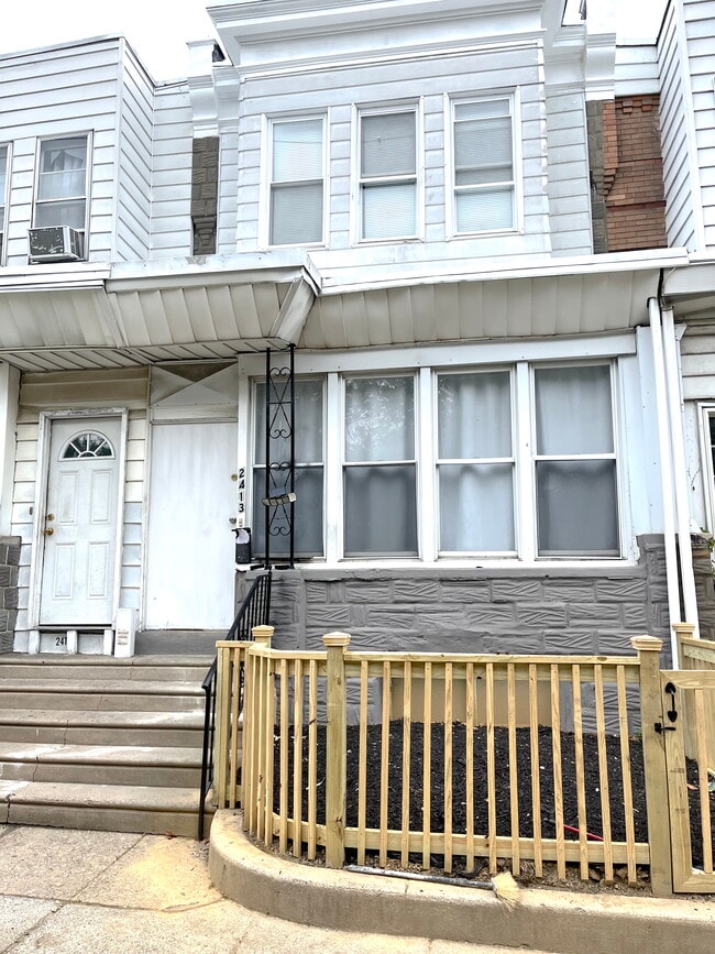 Building Photo - 2413 S 64th St Rental