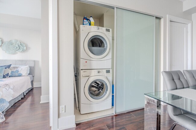 Photo - 8 John St Unit SI ID1537987P