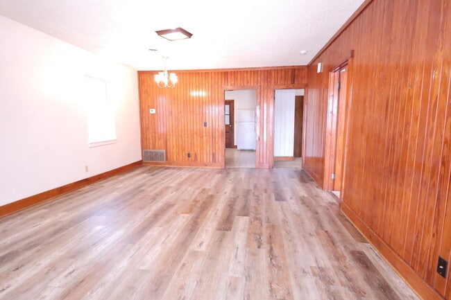 Photo - 321 Michael Cir