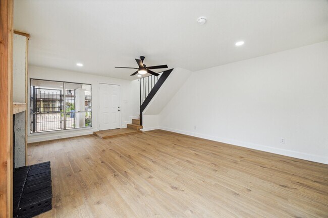 Photo - 7822 Pacific Pearl St Unidad True