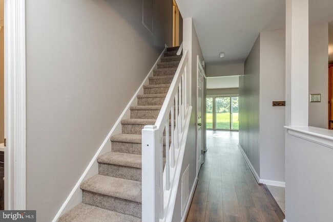 Building Photo - 6204 Red Haven Dr