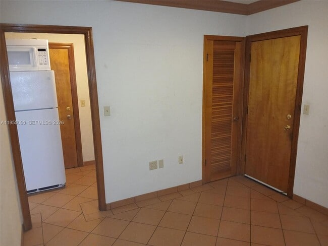 Photo - 3127 Coral Wy Unidad 1