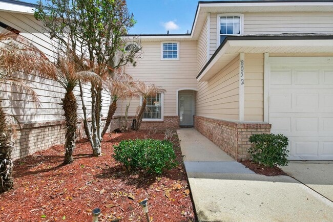 Photo - 805 Old Bridge Rd