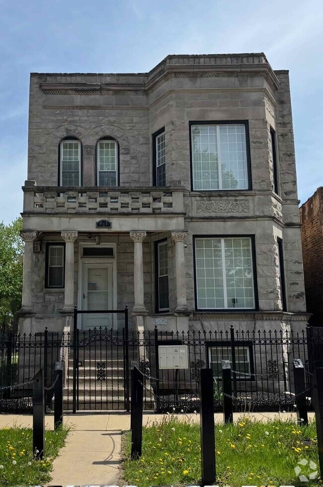 Building Photo - 803 S Karlov Ave Unit 2 Rental