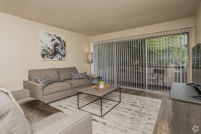 1BR, 1BA - 600 SF - Casa Serrana