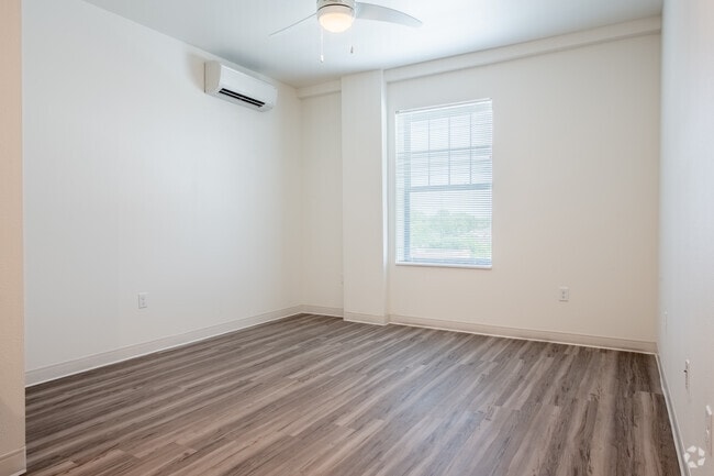 2HAB, 1BA - 795&nbsp;ft² - Monterey Apartments