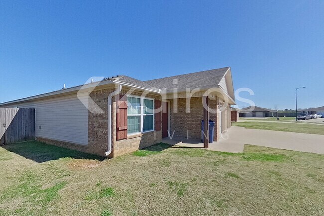 Photo - 5002 Thomas St