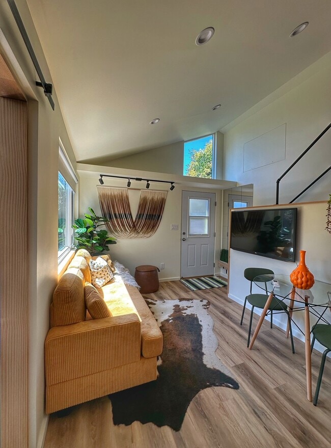 7044 McLaren Ave Unit 7044