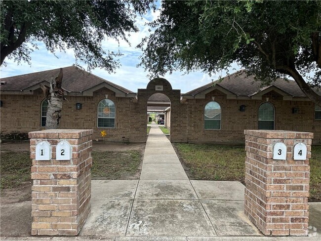 Building Photo - 3804 Zelma St Rental