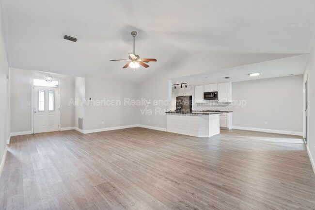 Photo - 444 Bridgewater Ct