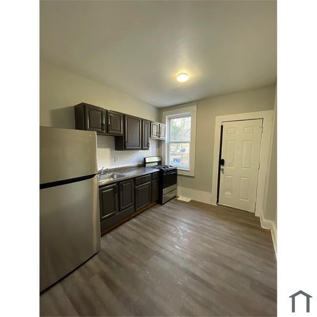 3 Bedroom Townhome - 3 Bedroom Townhome