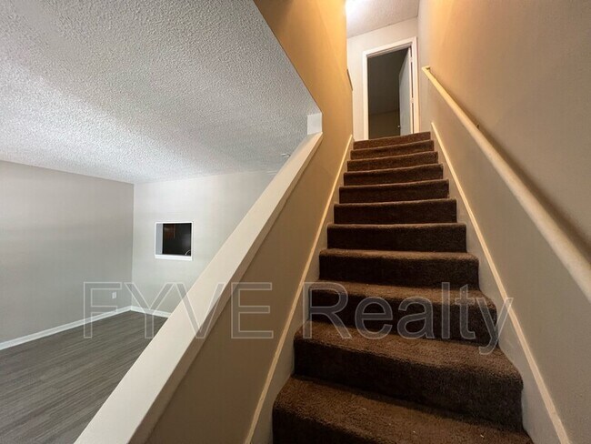 Photo - 205 Weber Rd Unit Apt G