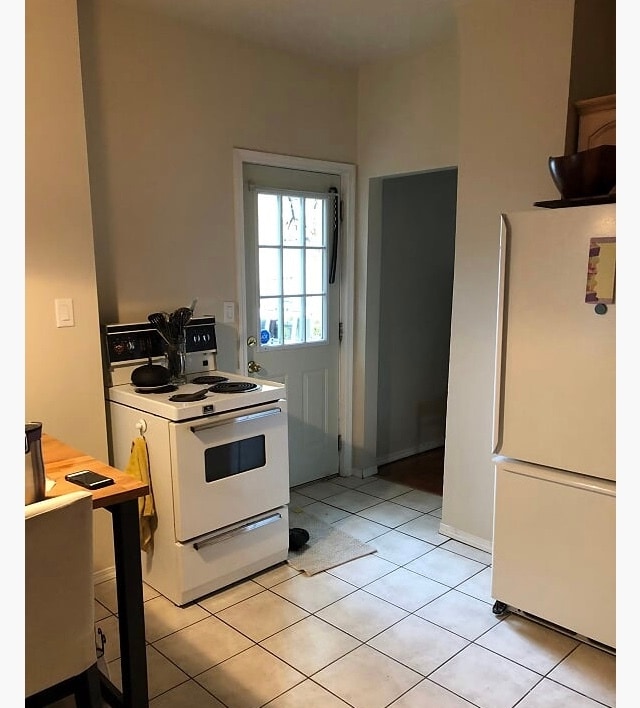 Photo - 178 Evanson St