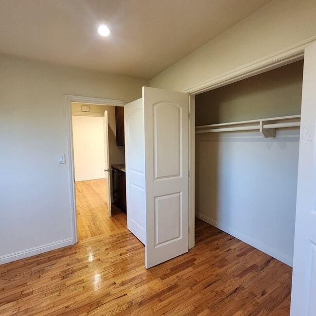 Photo - 3375 Manning Ave