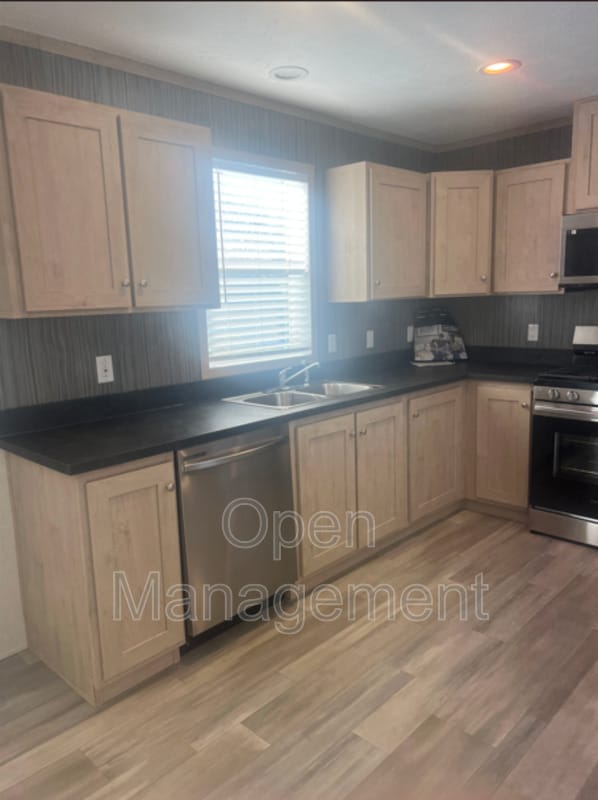 Photo - 825 1st Ave E