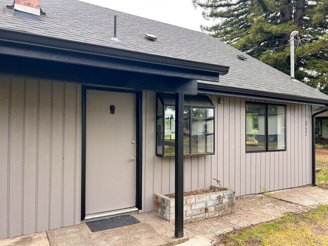 Photo - 3BD/2BA LARGE HOME IN LEBANON