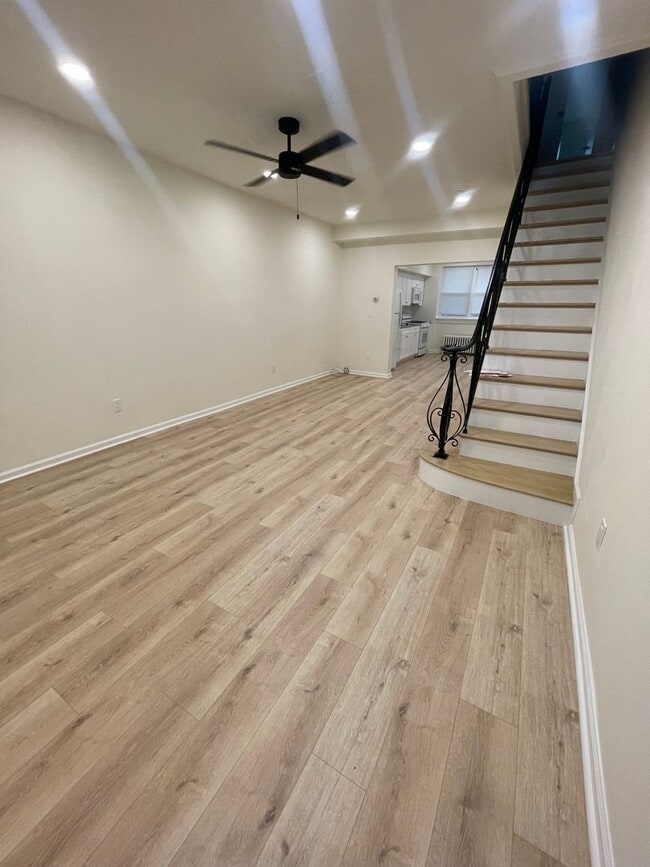 NEWLY UPDATED SPACIOUS 3-BEDROOM HOUSE IN ... - NEWLY UPDATED SPACIOUS 3-BEDROOM HOUSE IN ...